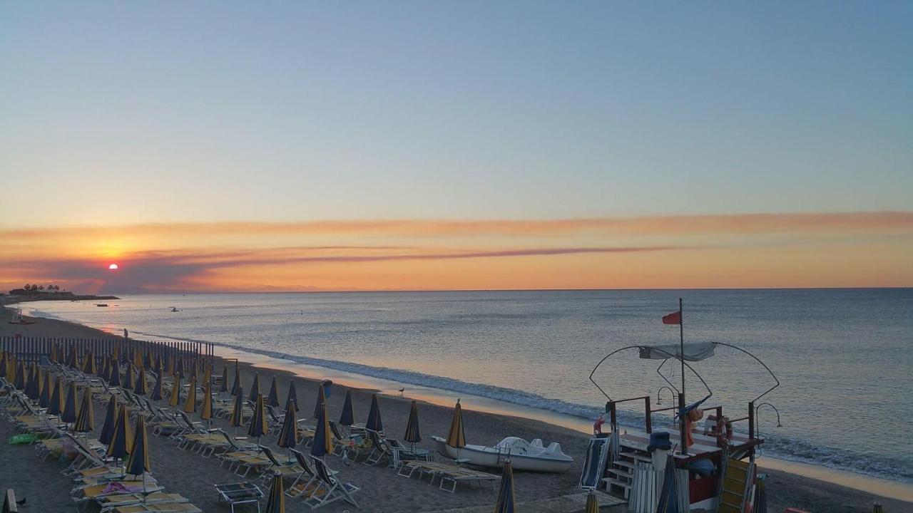 Don Pedro Beach House Savona Buitenkant foto
